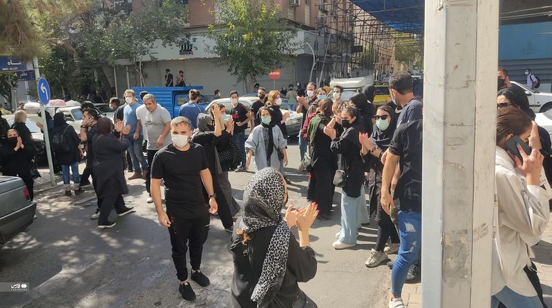 امروز در تهران چه خبر بود/ وقتی گاز اشکآور جان یک خبرنگار را نجات داد! +عکس