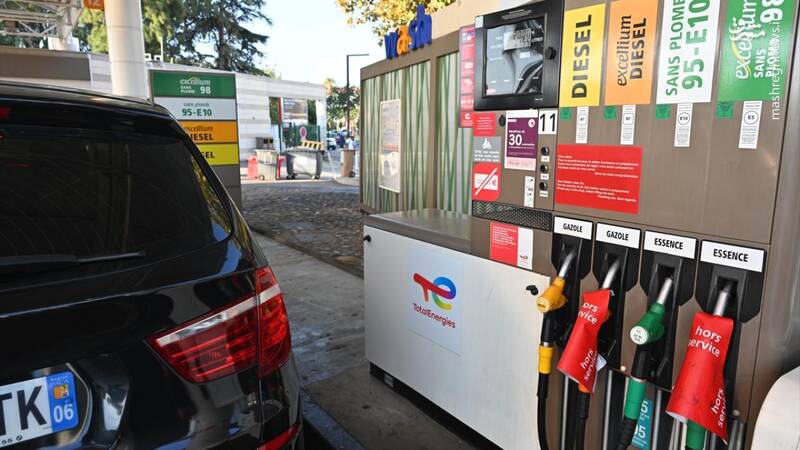 عکس/ کمبود سوخت در پمپ بنزینهای فرانسه