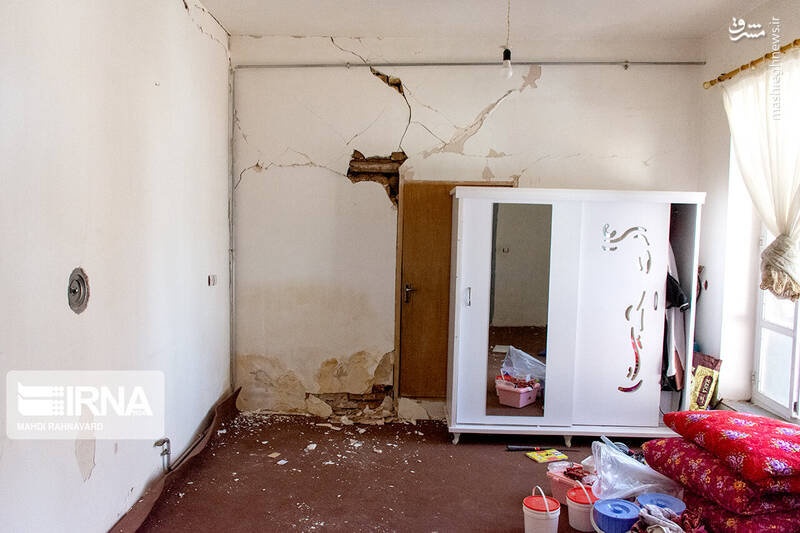 عکس/ بجا مانده از زلزله خوی