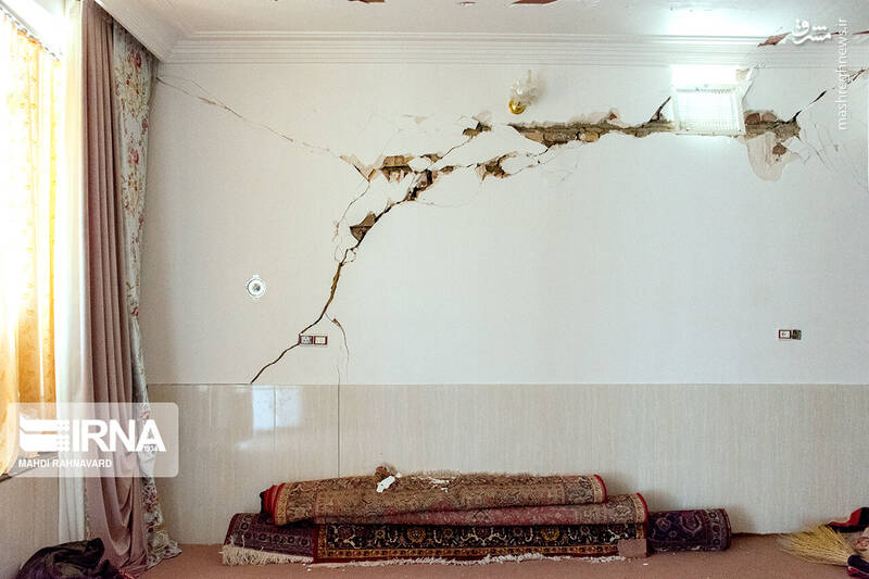 عکس/ بجا مانده از زلزله خوی