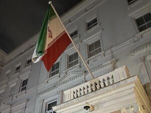 کاردار ایران در لندن: اوضاع سفارت آرام است/پرچم پرافتخار جمهوری اسلامی ایران دوباره به اهتزاز درآمد