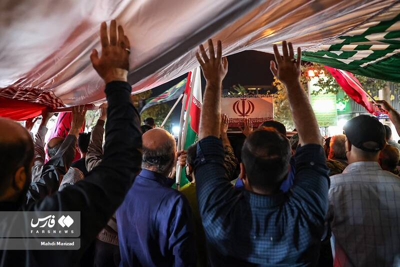 تشییع شهید مدافع امنیت سلمان امیراحمدی از میدان ابوذر به سمت امامزاده حسن(ع) تهران 