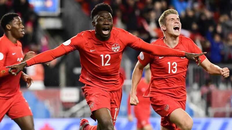 پایان انتظار ۳۶ ساله قرمزها/ حساب ویژه هواداران در دومین حضور تاریخی +عکس