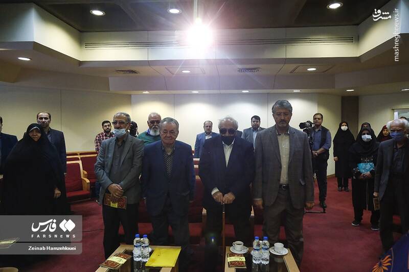 عکس/ رونمایی از نسخه نفیس و هنری دیوان حافظ