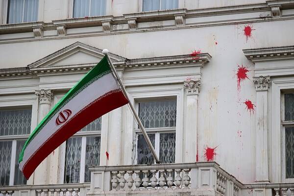 سکوت معنادار در قبال تعرض به سفارتخانههای ایران