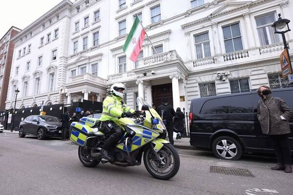 سکوت معنادار در قبال تعرض به سفارتخانههای ایران