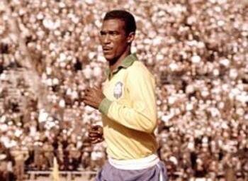 پای ستاره کم نظیر دنیا فوتبال قطع نشد تا دنیا هنرش را ببیند +عکس