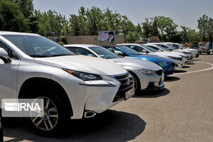 قانون واردات خودرو از اواخر آذرماه اجرایی میشود قانون واردات خودرو از اواخر آذرماه اجرایی میشود/ بخش خصوصی واردکننده خواهد بود