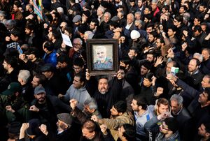 روایت نویسنده یهودی از «انگشت و انگشتر» شهید سلیمانی +عکس و فیلم شهید سلیمانی - نمایه