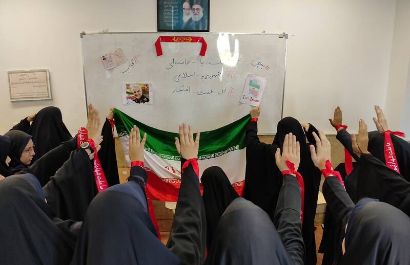 دختران انقلاب برای ایران پدر میدهند اما روسری نه/پیام شنیدنی دهه هشتادیها برای اغتشاشگران +عکس و فیلم