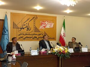 گنجی: بین حوزه امنیتی و رسانه شکاف جدی داریم / قوچانی: روزنامهنگار و روشنفکر را که حذف میکنید، آدمهای بادکنکی میآیند