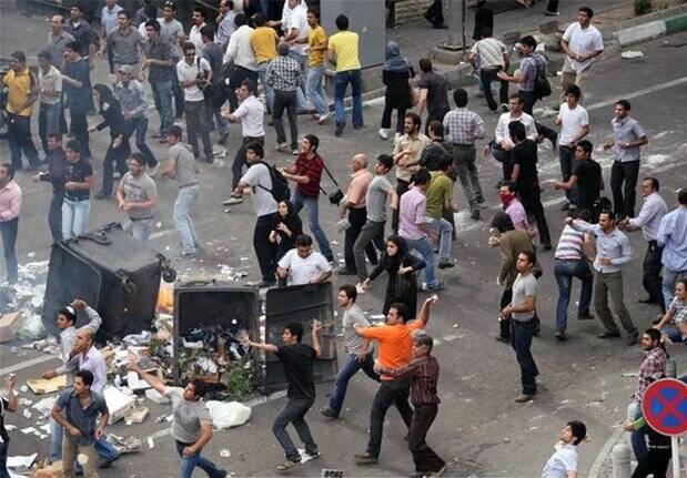 فتحاللهی: اپوزسیون از پس خودش برنمیآید، چه برسد به انقلاب