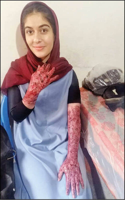 دختری که قول داده ماشین چپ کند + عکس 2