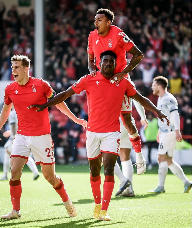 شکست لیورپول مقابل قعرنشین/ دروازهبان رقیب ایران طوفان به پا کرد