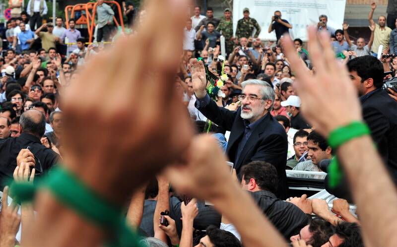 سلبریتیها جدیجدی باورشان شده بود نظام رفتنی است!