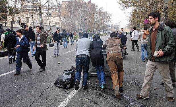 سلبریتیها جدیجدی باورشان شده بود نظام رفتنی است!