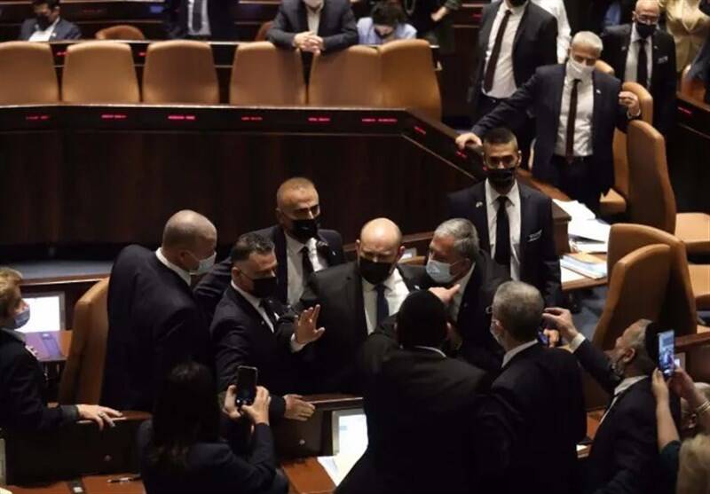 نامه نفتالی بنت به صهیونیستهای ساکن اراضی اشغالی/ بنت: با این روند، قطعا اسرائیل ۸۰ سالگی خود را نخواهد دید/ صهیونیست ها درباره بقا و آینده اسرائیل چه میگویند؟