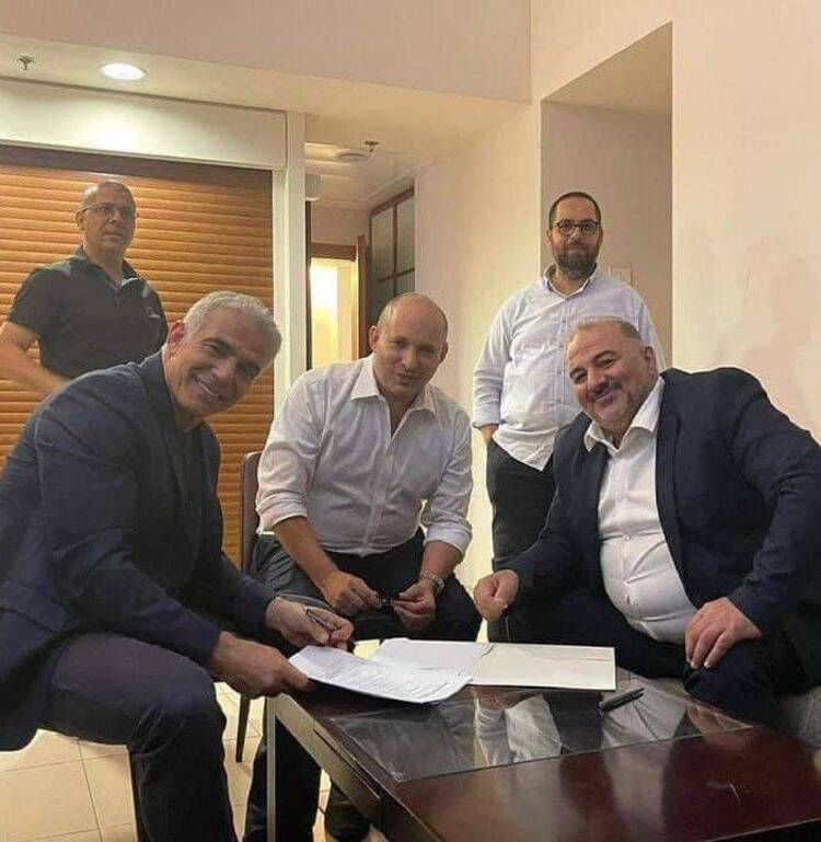 نامه نفتالی بنت به صهیونیستهای ساکن اراضی اشغالی/ بنت: با این روند، قطعا اسرائیل ۸۰ سالگی خود را نخواهد دید/ صهیونیست ها درباره بقا و آینده اسرائیل چه میگویند؟