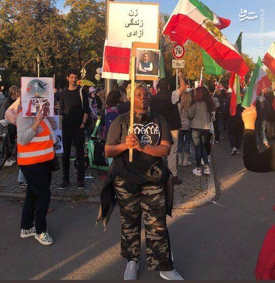 پشت پرده برگزاری سیرک نئونازیها با هزار پرچم/ فروریختن دیوار توهم ساندنیستها با ساندیس در برلین!