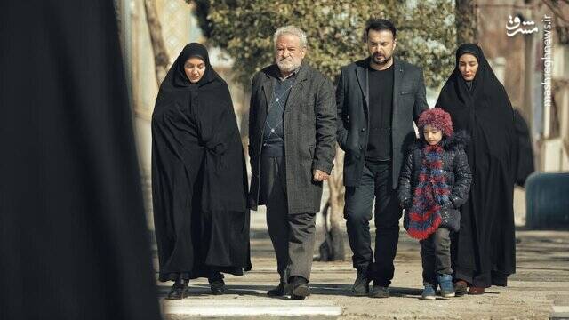 «بی همگان»؛ استمرار دژاووی همیشگی دخترپولدار و پسر فقیر 2