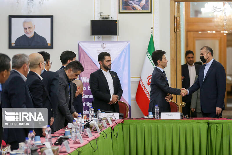 عکس/ دیدار اعضای اوآنا با وزیر امور خارجه