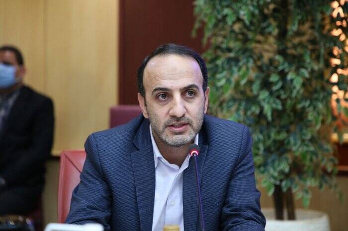 دوست و دشمن به دانشگاه چشم دوختهاند