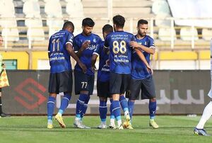 برد استقلال مقابل گربه سیاه / شاگردان ساپینتو در تعقیب پرسپولیس