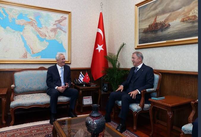 وزیر جنگ تلآویو در آنکارا علیه ایران رایزنی کرد +عکس