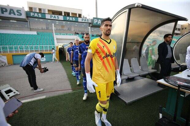 برد استقلال مقابل گربه سیاه / شاگردان ساپینتو در تعقیب پرسپولیس 4