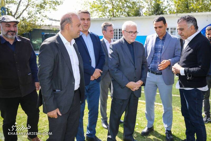 امیدوارم قلب فتح الله زاده دوباره درد نگیرد!/ وقتی دلار ۳۳ تومان نبود از استقلال طلب داشتم!/ آجورلو خیلی خوب تیم را مدیریت کرد