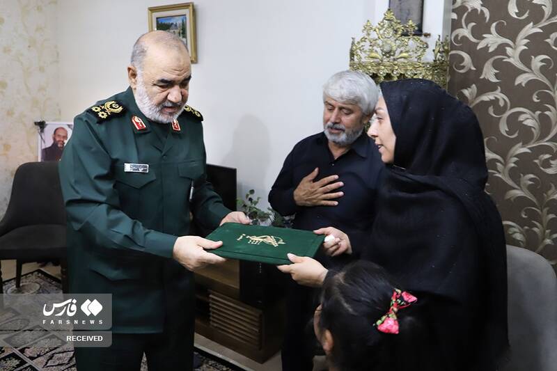 دشمنان همه پساندازشان را در اغتشاشات خرج کردند اما شکست خوردند / اگر همه قدرتهای جهان هم متحد شوند، نمیتوانند این نظام را از جای خود تکان بدهند