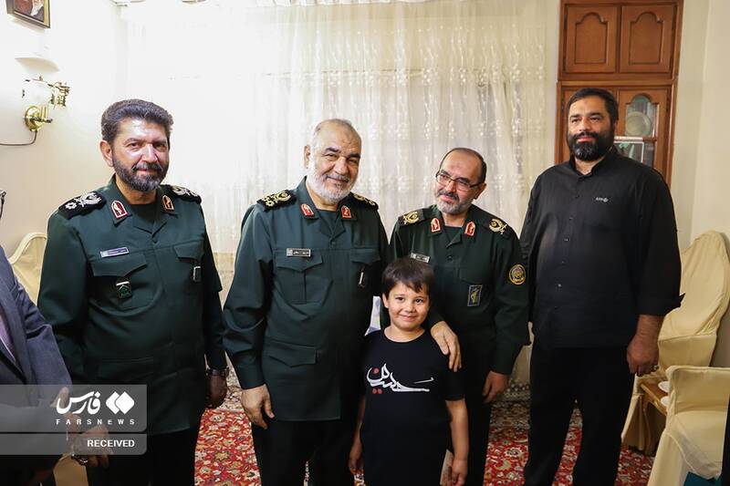 دشمنان همه پساندازشان را در اغتشاشات خرج کردند اما شکست خوردند / اگر همه قدرتهای جهان هم متحد شوند، نمیتوانند این نظام را از جای خود تکان بدهند