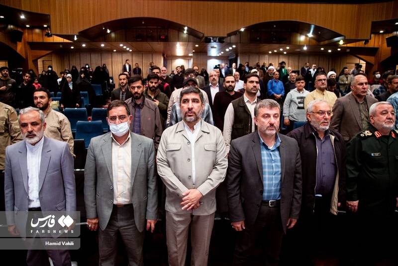 رونمایی از کتاب خاطرات مهدی سلحشور در دفاع مقدس/ از ۸۰ شهید در «باغ حاج علی» یاد کردم