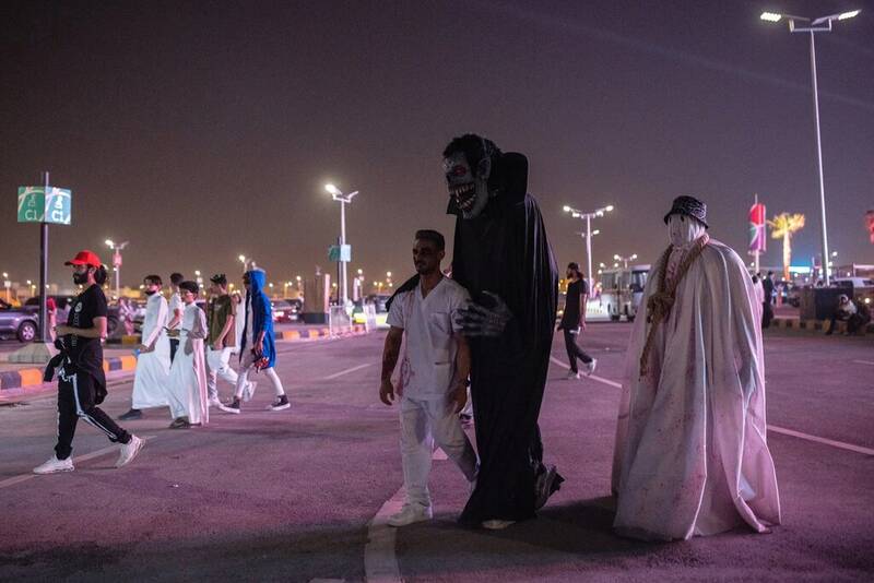 متفاوتترین تصاویر جشن هالووین در عربستان! +فیلم