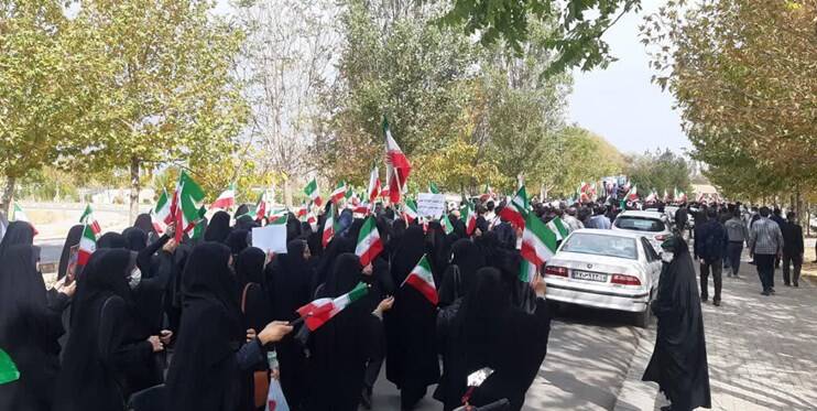 از بوشهر تا تبریز، دانشجویان یک کشور علیه اغتشاشات به پا خواستند + عکس و فیلم