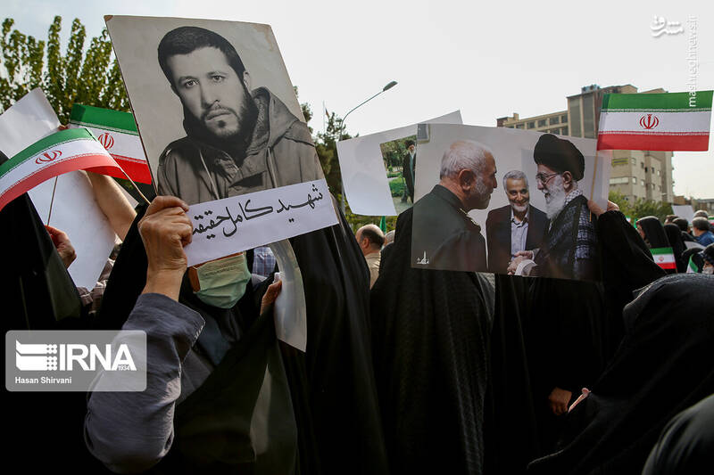 عکس/ تجمع خانواده شهدا مقابل سفارت آلمان