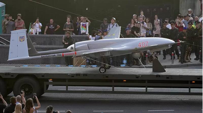 آیا بیرقدار تجهیزشده به جنگ کامیکازههای روسی میرود؟