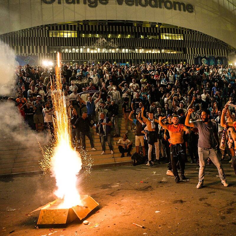 جو ترسناک هواداران افراطی سوژه شد/ تونل وحشت مارسی برای نماینده انگلیس+عکس و فیلم