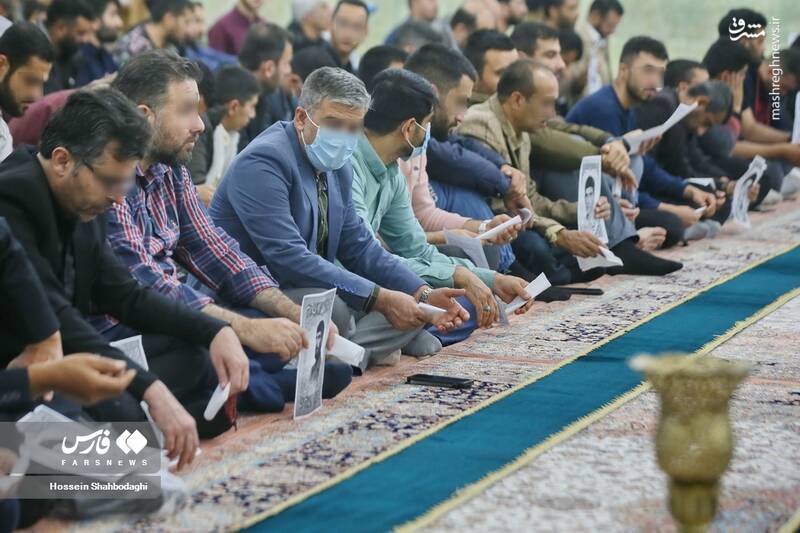 عکس/ غبارروبی ضریح حرم حضرت معصومه(س) توسط زندانیان