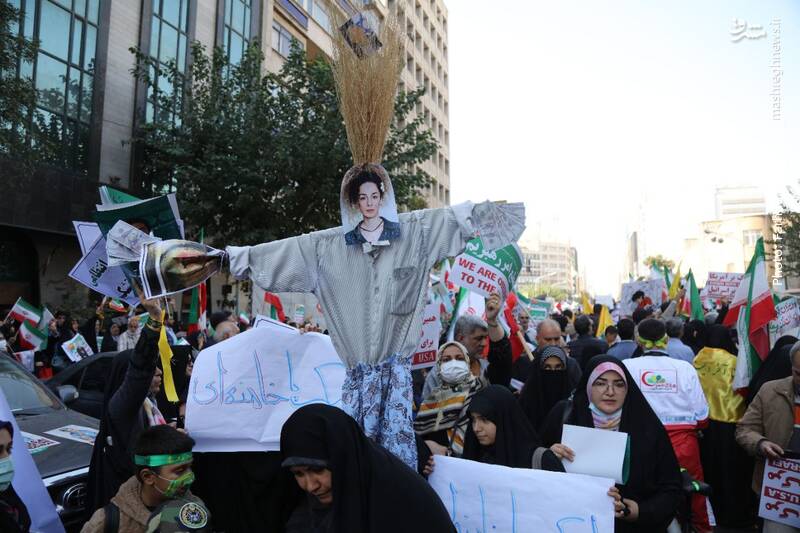 انزجار مردم از دخالت غرب در امور ایران/ حضور پررنگ دهه هشتادی و نودیها در راهپیمایی +عکس و فیلم