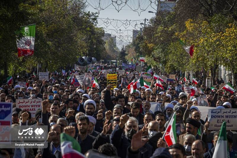 رکوردشکنی جدید در راهپیمایی ۱۳ آبان/ ۱۰ میلیون نفر در بیش از ۹۰۰ شهر ایران به خیابانها آمدند