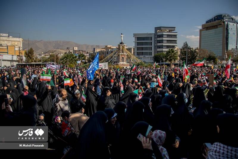 رکوردشکنی جدید در راهپیمایی ۱۳ آبان/ ۱۰ میلیون نفر در بیش از ۹۰۰ شهر ایران به خیابان‌ها آمدند
