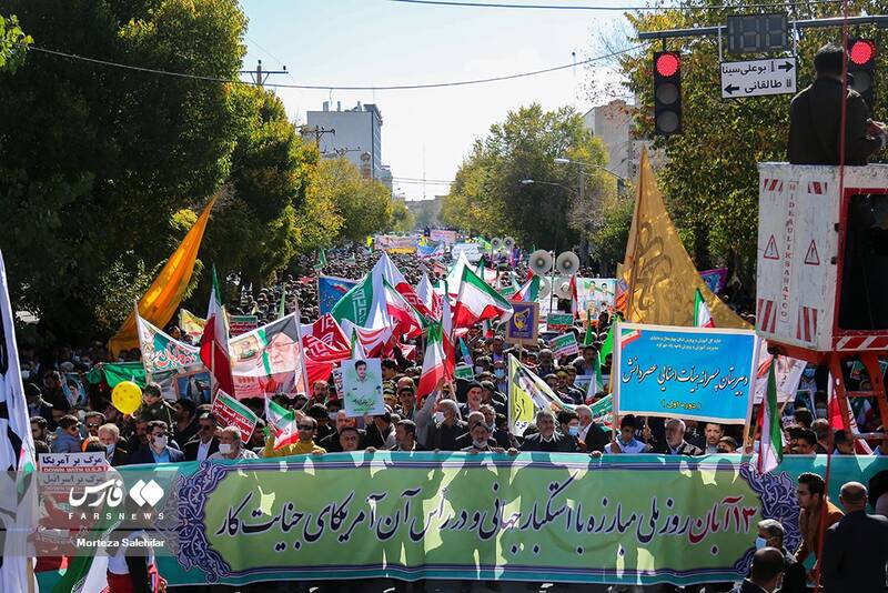 رکوردشکنی جدید در راهپیمایی ۱۳ آبان/ ۱۰ میلیون نفر در بیش از ۹۰۰ شهر ایران به خیابانها آمدند