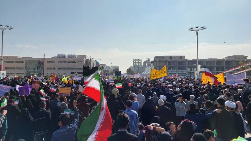 رکوردشکنی جدید در راهپیمایی ۱۳ آبان/ ۱۰ میلیون نفر در بیش از ۹۰۰ شهر ایران به خیابانها آمدند