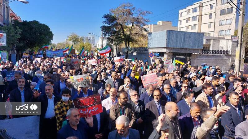 رکوردشکنی جدید در راهپیمایی ۱۳ آبان/ ۱۰ میلیون نفر در بیش از ۹۰۰ شهر ایران به خیابانها آمدند