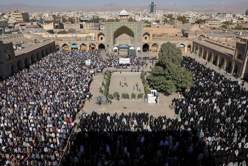 رکوردشکنی جدید در راهپیمایی ۱۳ آبان/ ۱۰ میلیون نفر در بیش از ۹۰۰ شهر ایران به خیابانها آمدند