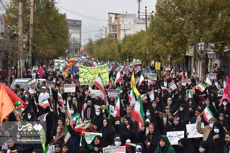 رکوردشکنی جدید در راهپیمایی ۱۳ آبان/ ۱۰ میلیون نفر در بیش از ۹۰۰ شهر ایران به خیابانها آمدند