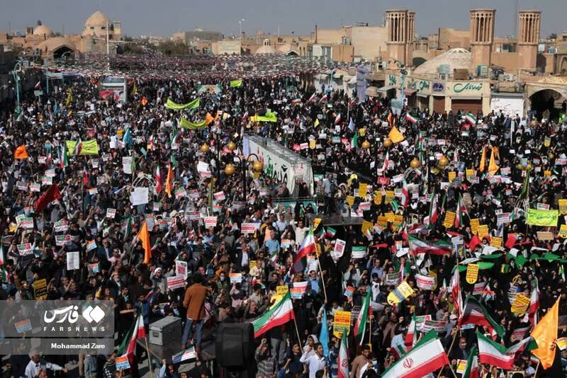 رکوردشکنی جدید در راهپیمایی ۱۳ آبان/ ۱۰ میلیون نفر در بیش از ۹۰۰ شهر ایران به خیابانها آمدند