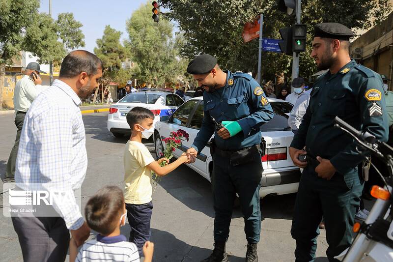 پولهای اختلاس را برگردان!/خرده روایتهایی از چهلوچند روز سخت