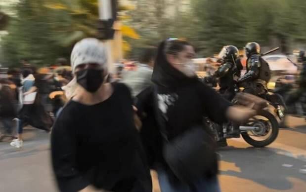 نسل پیامهای فیک احساسی!/ از هشتگ«من ناموس کسی نیستم» تا «گشت ارشاد خانگی!»